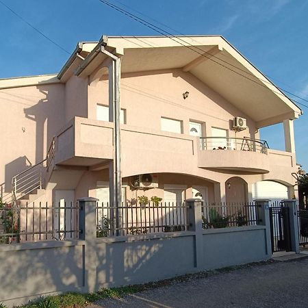 Entire House Floor - 2-Bedroom Cozy & Peaceful Apartment Podgorica Zewnętrze zdjęcie