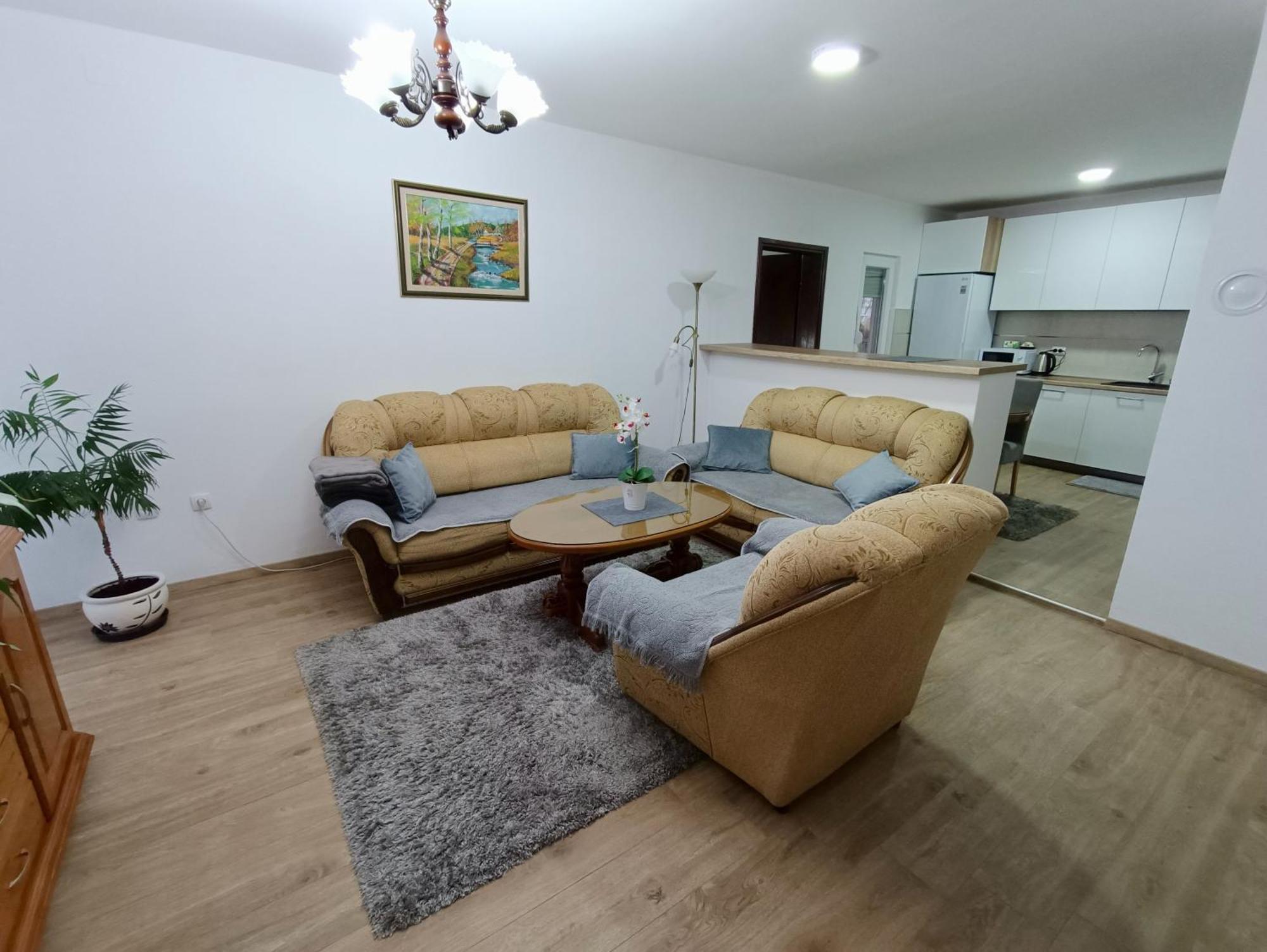 Entire House Floor - 2-Bedroom Cozy & Peaceful Apartment Podgorica Zewnętrze zdjęcie