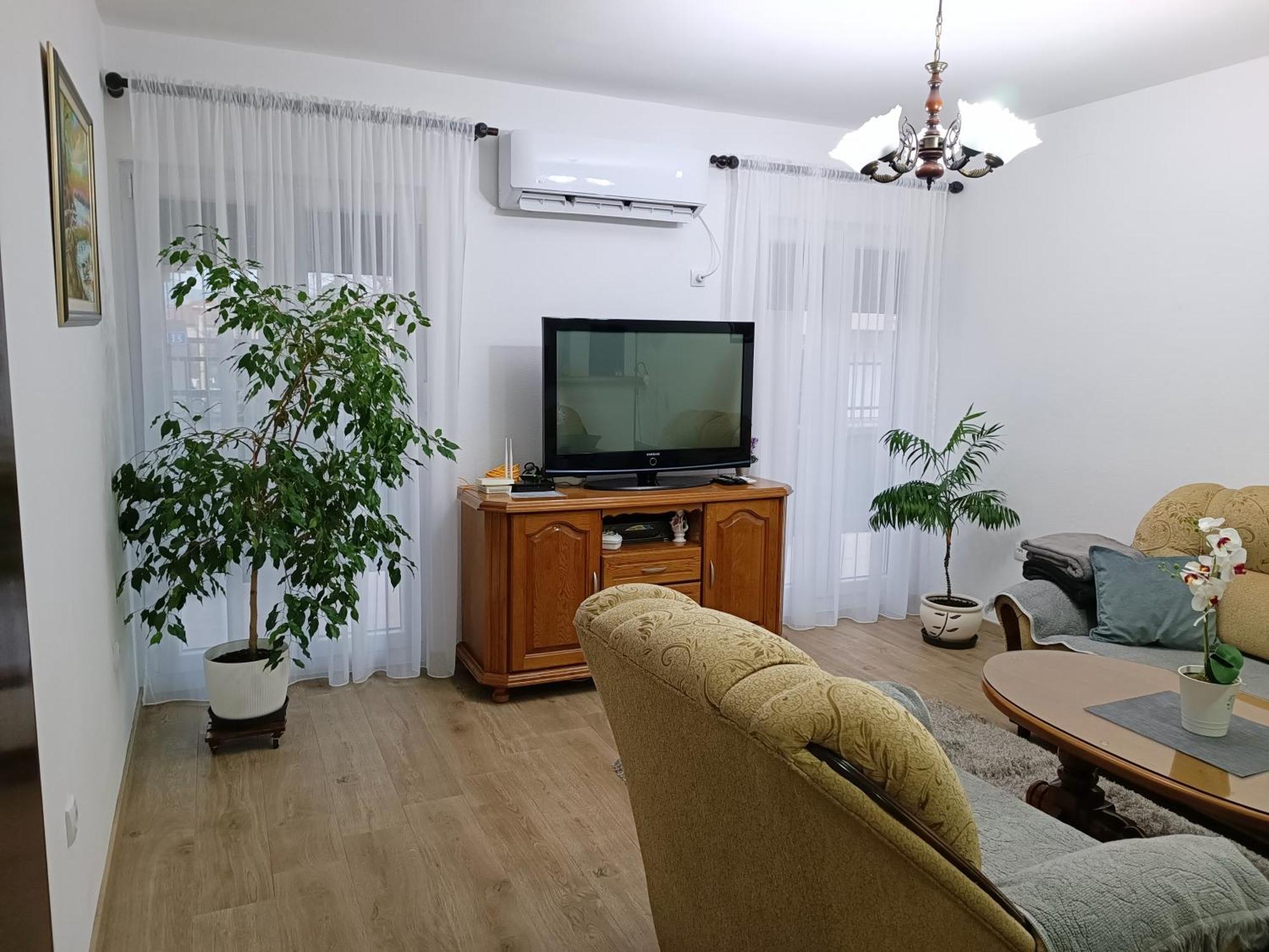 Entire House Floor - 2-Bedroom Cozy & Peaceful Apartment Podgorica Zewnętrze zdjęcie